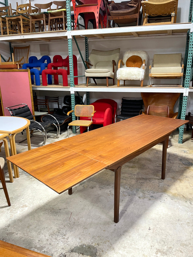 Johannes Andersen Danish Mid Century Modern Teak Dining Table Expandable