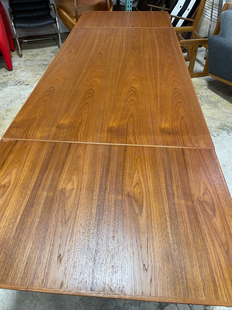 Johannes Andersen Danish Mid Century Modern Teak Dining Table Expandable