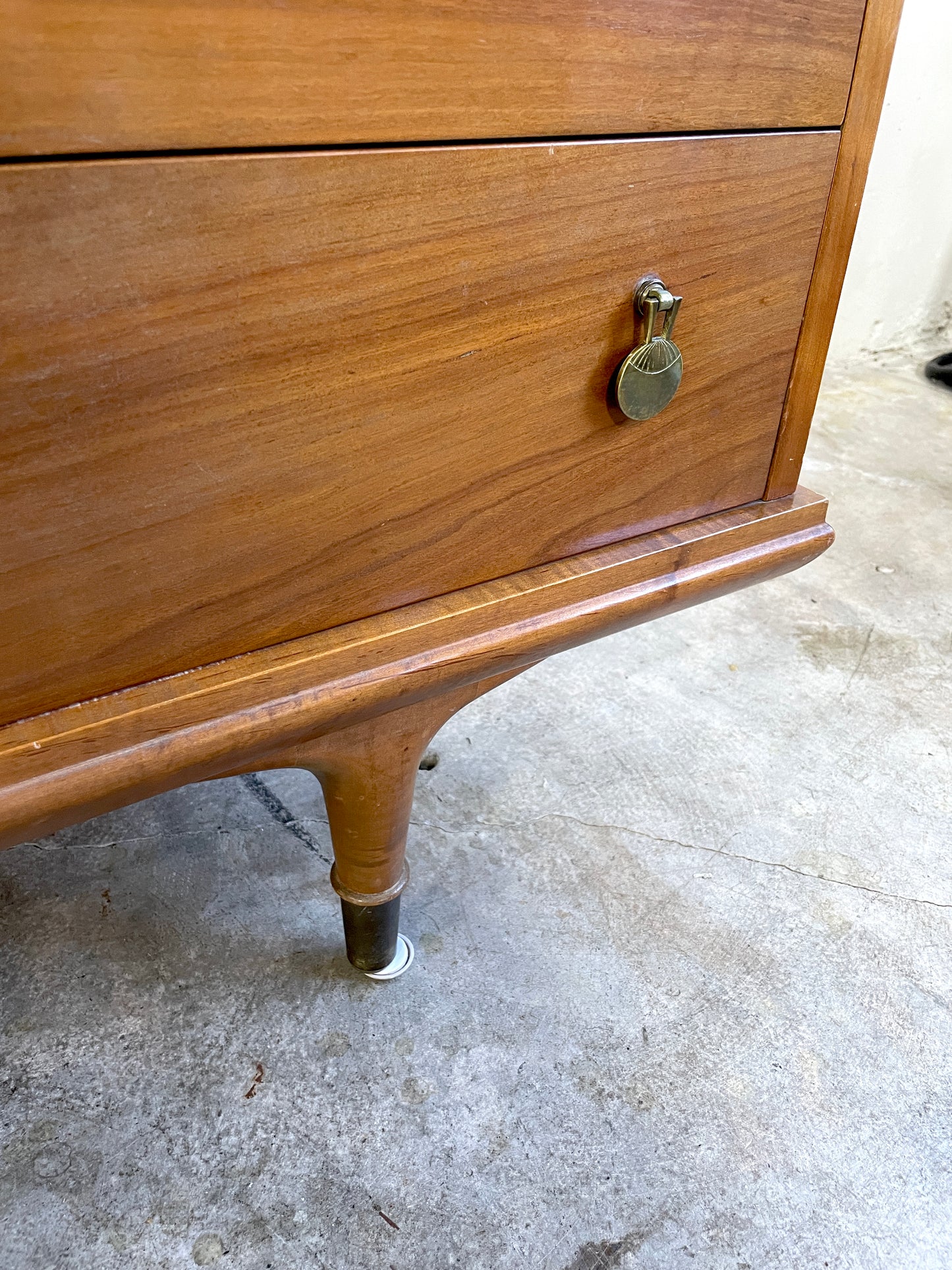 Mid Century Modern Dresser or Chest