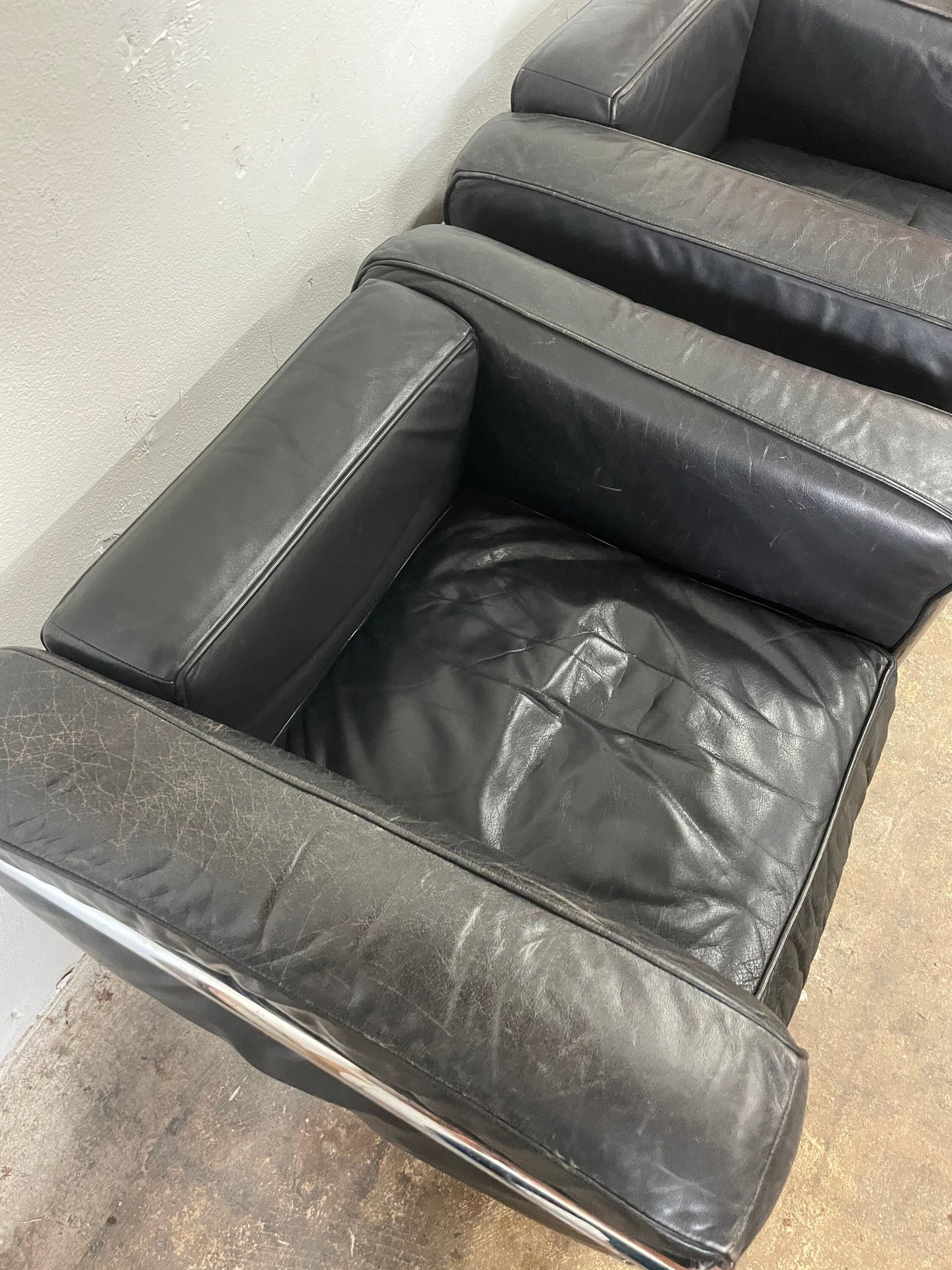 Le Corbusier LC2 Chairs Black Leather