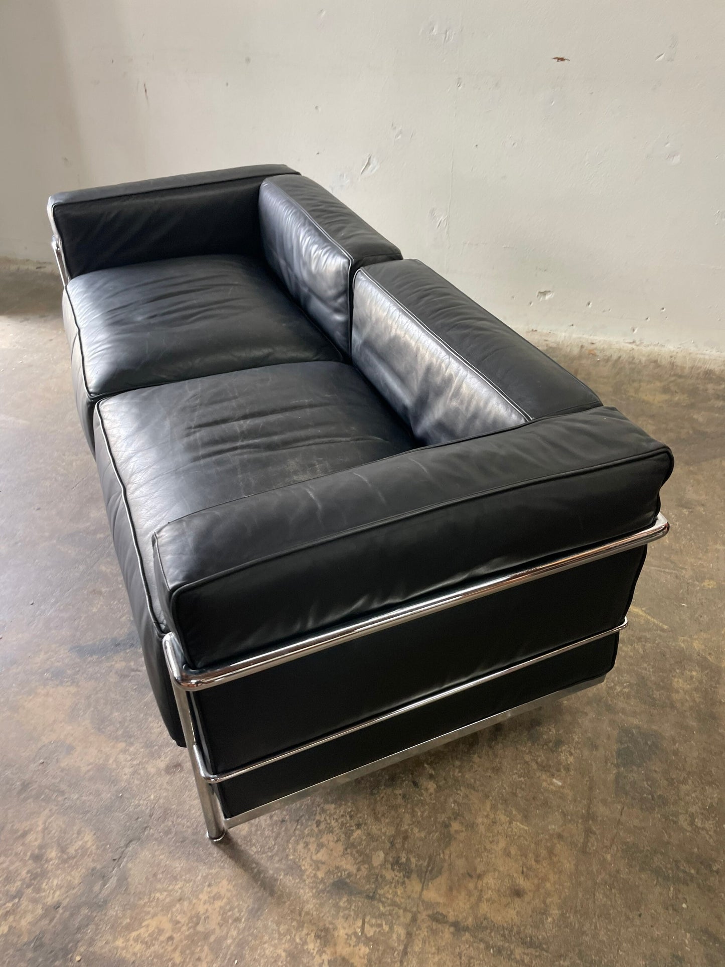 Le Corbusier Lc3 Leather and Chrome Sofa