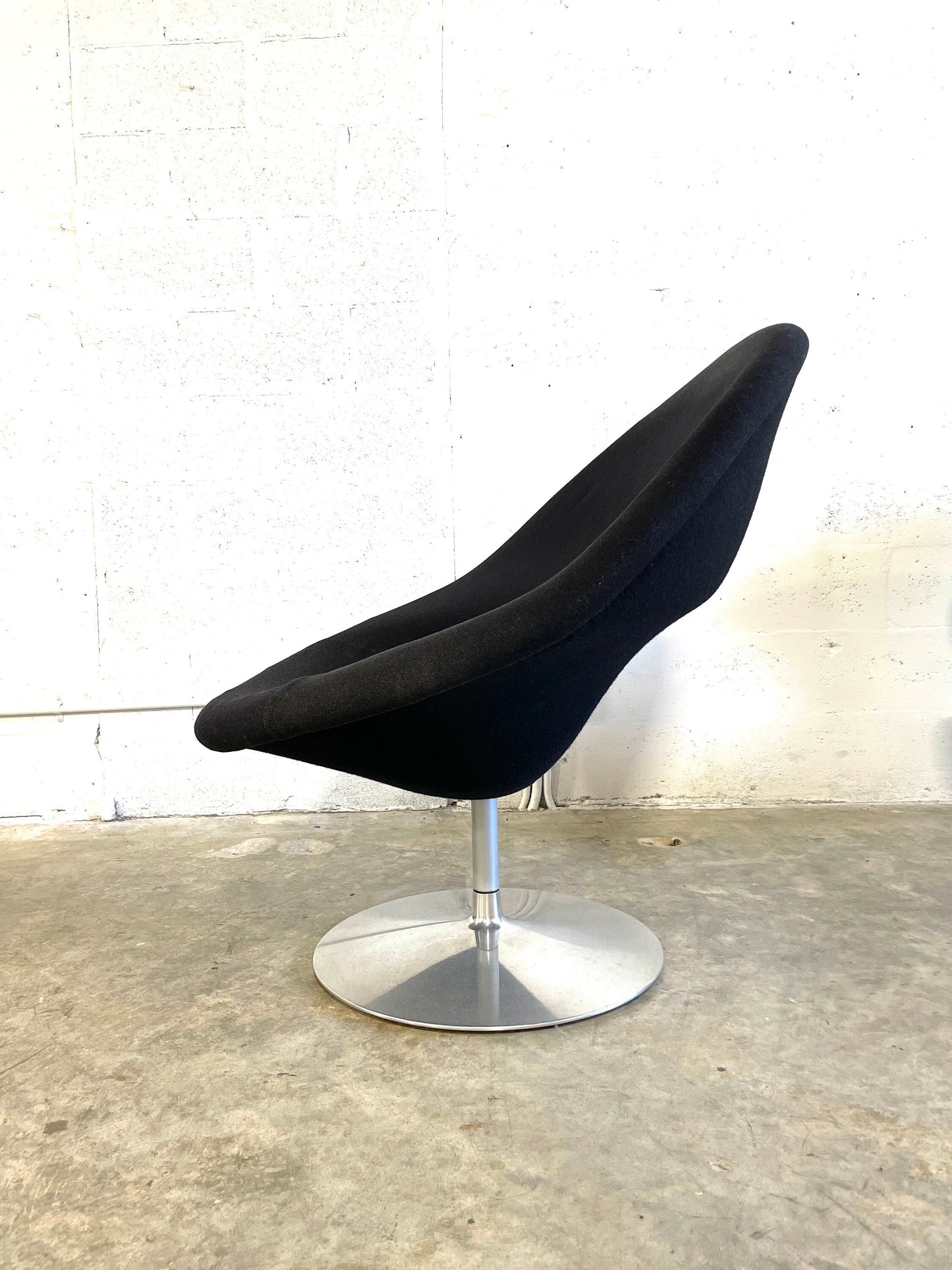 Pierre Paulin for Artifort Mid Century Big Globe Chair