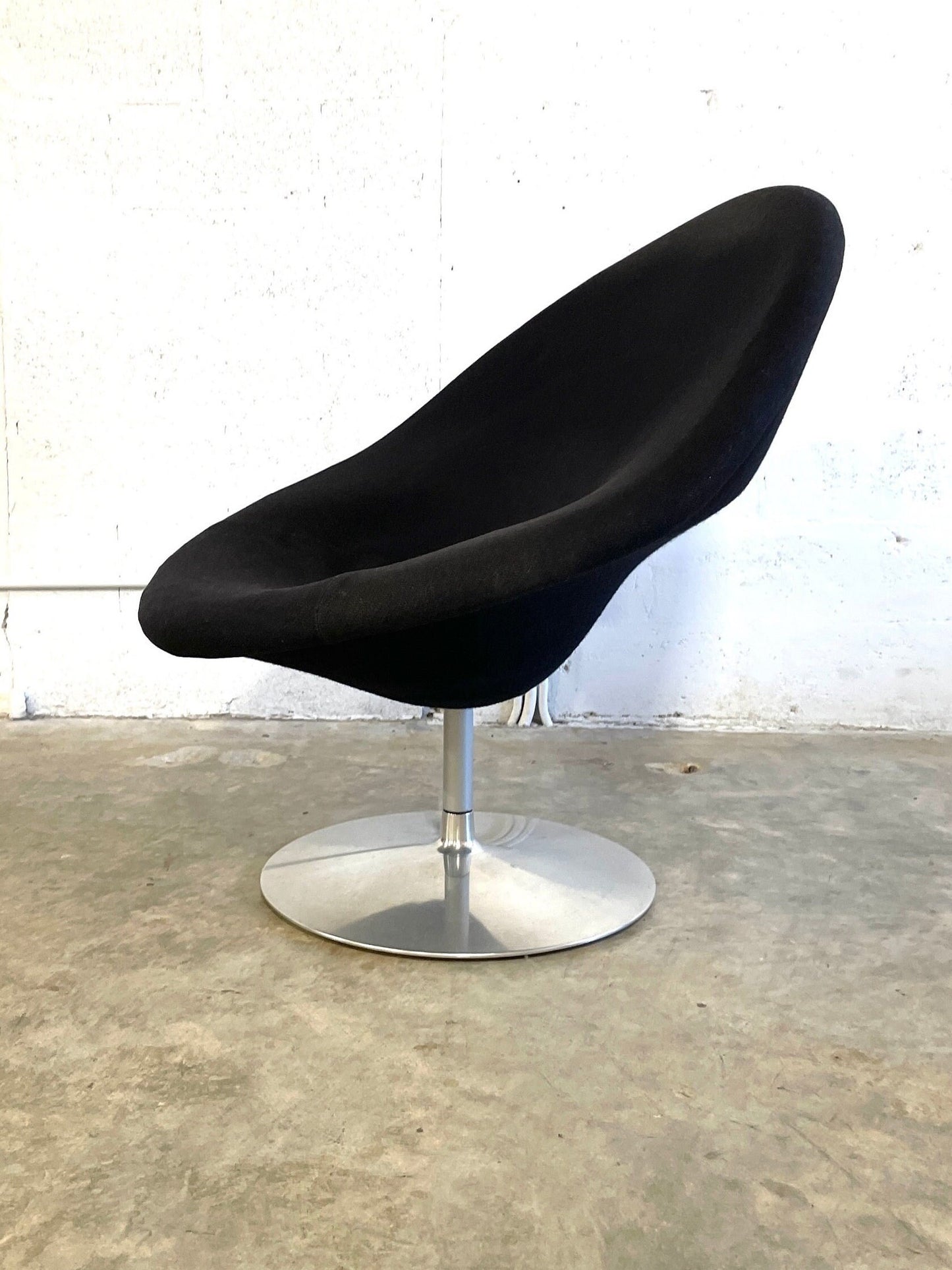 Pierre Paulin for Artifort Mid Century Big Globe Chair