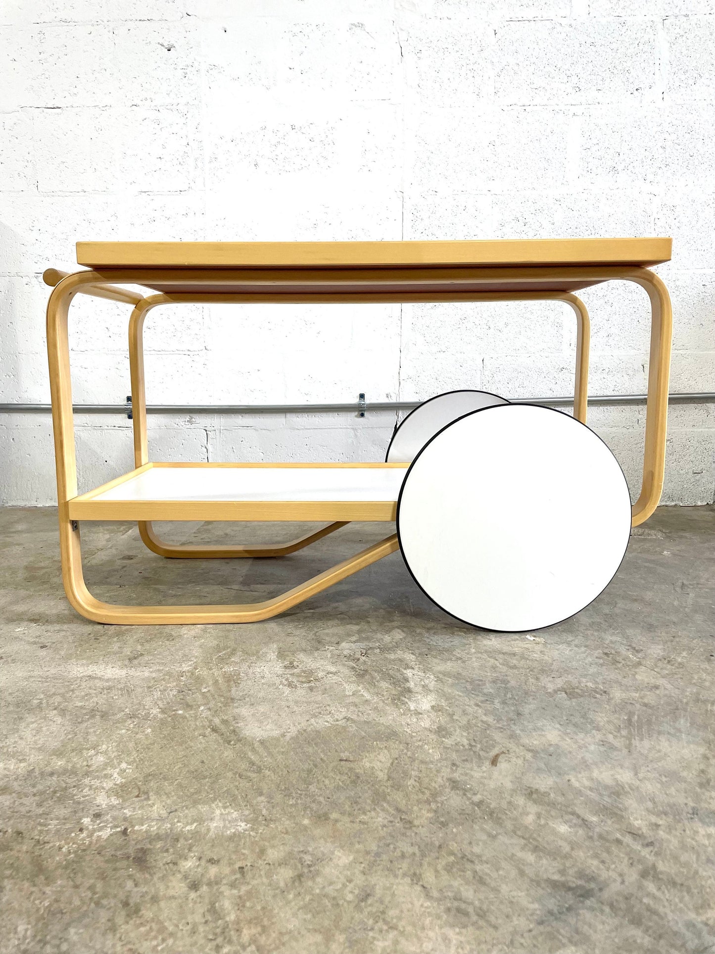 Alvar Aalto Serving Trolley or Bar Cart 901 by Artek